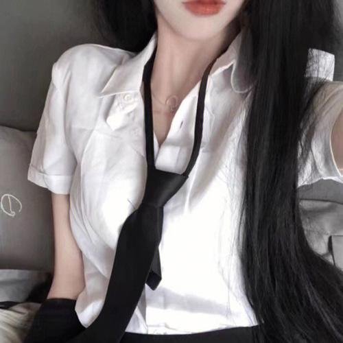 艾曼妞与罗丽妲